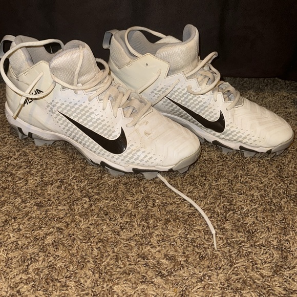 Nike Alpha Football Cleats. - Picture 2 of 6